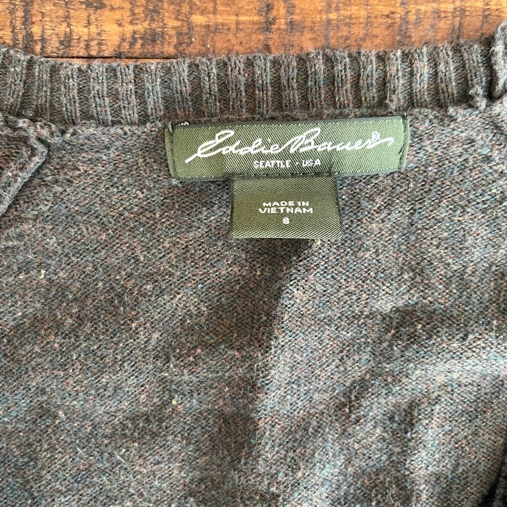 Eddie Bauer Green Cardigan Sweater V-Neck Long Sleeve - Picture 2 of 3